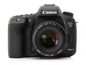 دوربین حرفه ای کانن 200 - 18 Canon EOS 70D